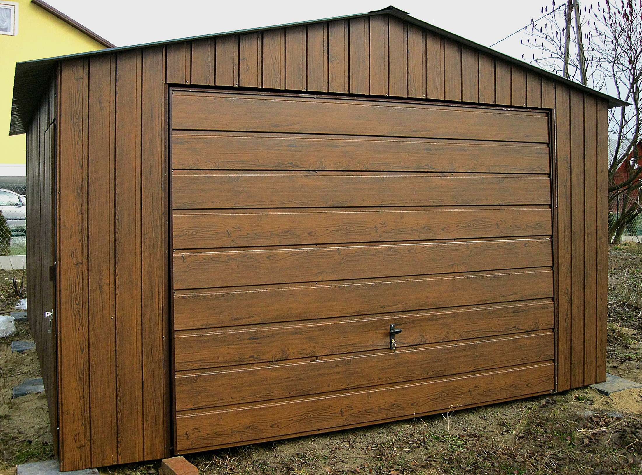 4x5_Orzech_Dwuspad_bpod_panel_szeroki_pion garaż blaszany 4x5 dwuspadowy