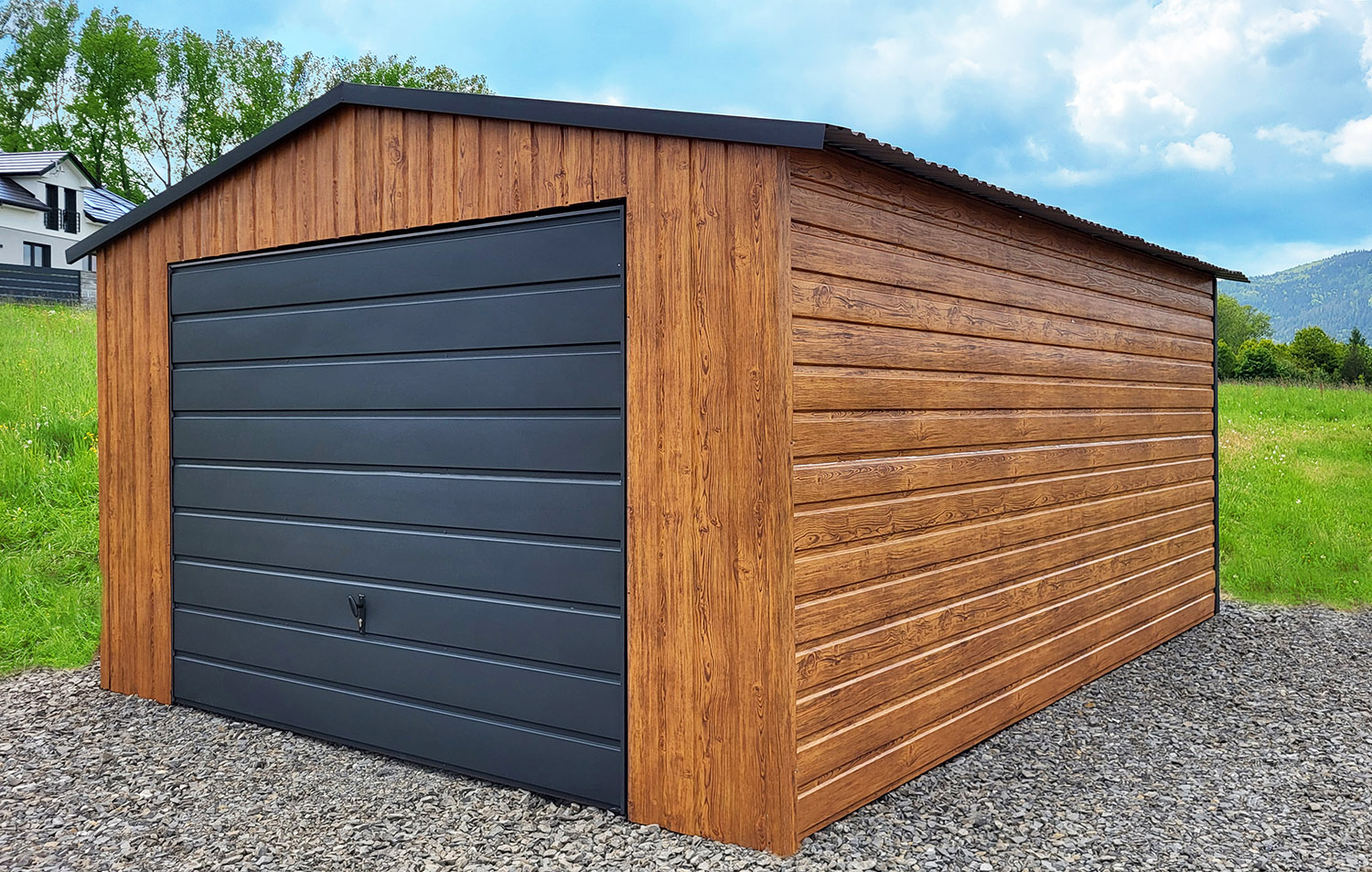 garaż blaszany 4x5 poziomy panel garaż blaszany 4x5 złoty dąb z poziomym poszyciem i obróbkami
